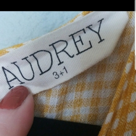 Audrey 3+1 Butter yellow gingham long sleeve romper medium - Picture 7 of 8